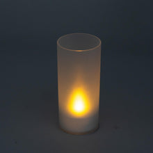 Laden Sie das Bild in den Galerie-Viewer, LED Windlicht Teelicht Kerze Batterie Glas Timer Warmweiß Kerzenhalter Flackernd