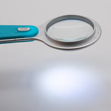Laden Sie das Bild in den Galerie-Viewer, LED Handlupe Lesehilfe Vergrößerungsglas Leselupe Sehhilfe Taschenlupe Lupe 5x