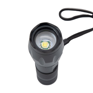 Taschenlampe LED Strahler Superbeam Flashlight SOS Taktische Lampe IP44 Leuchte